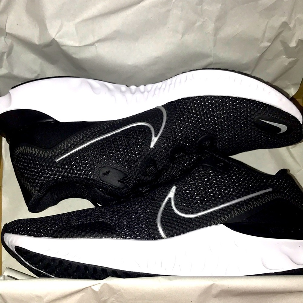 Man Nike Renew Run Running Shoe size 8.5